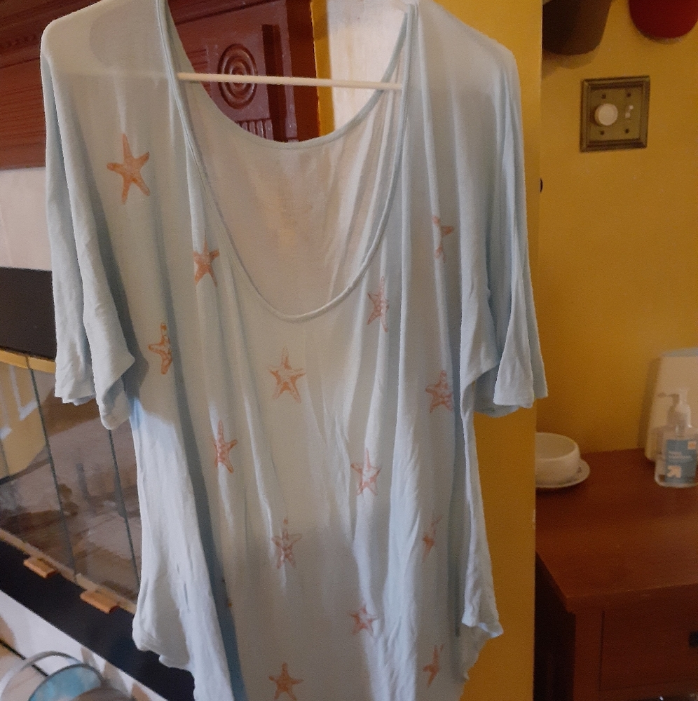 Blue, starfish print top